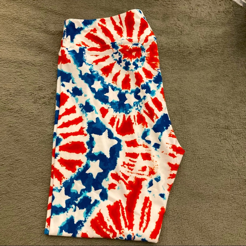 🎁🎁  $    for  $    🎁🎁 NWOT LulaRoe Red~White~Blue Starburst Leggings
